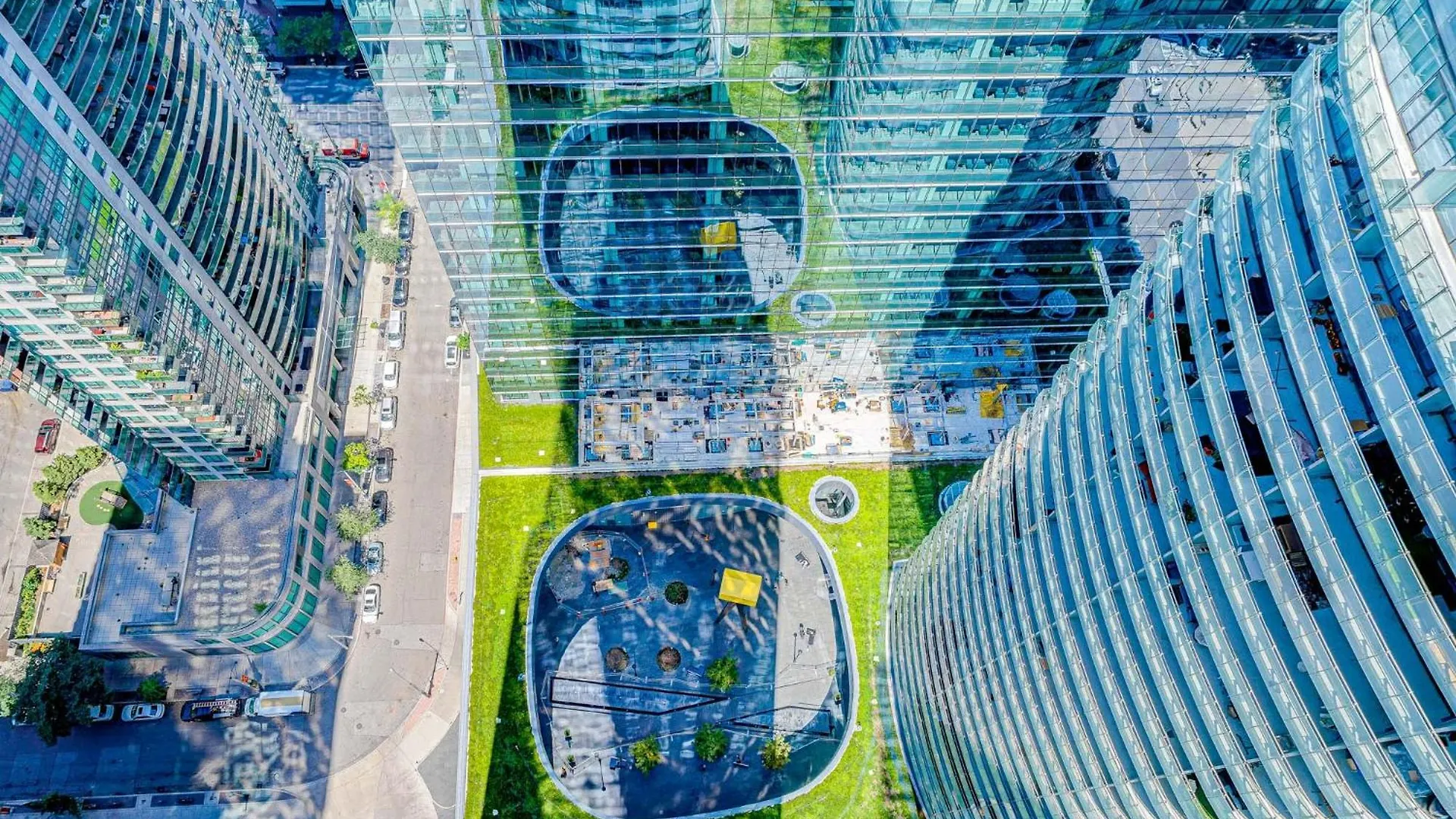 Skytree Modern Suites Toronto Apartment