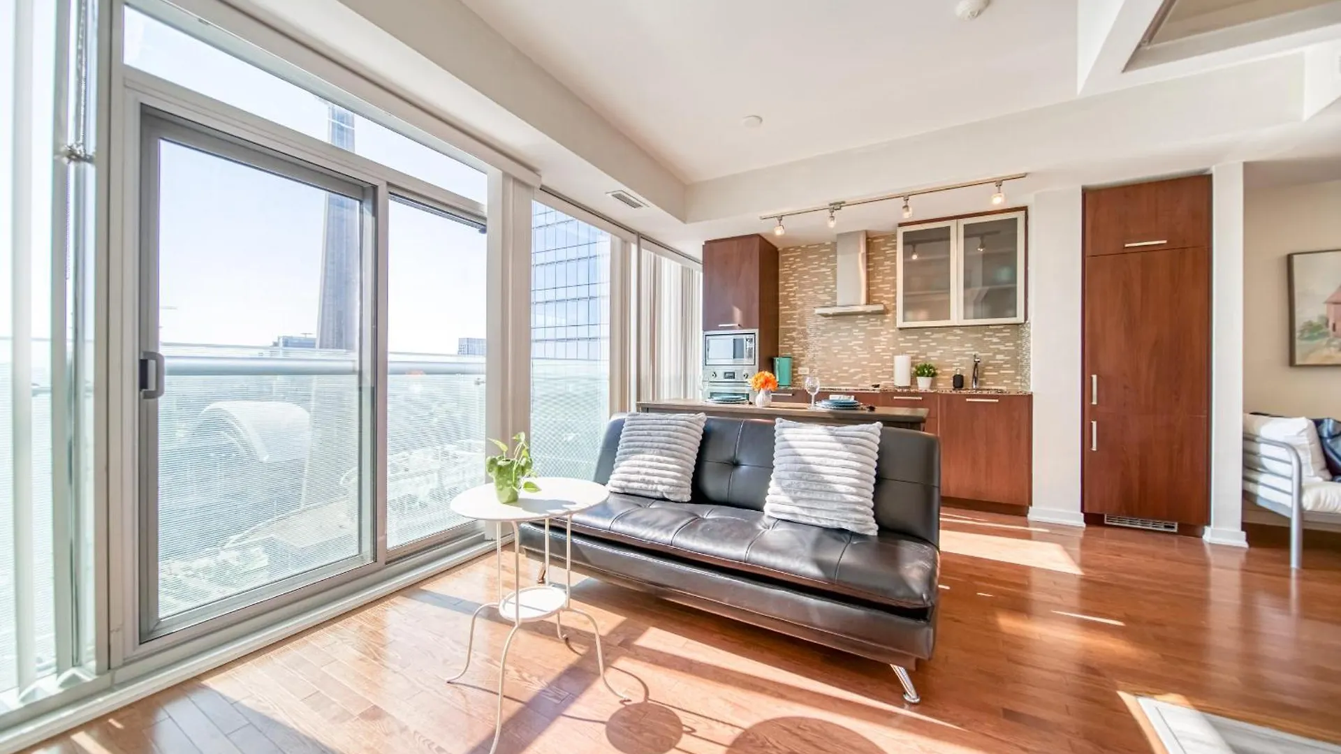 Skytree Modern Suites Toronto