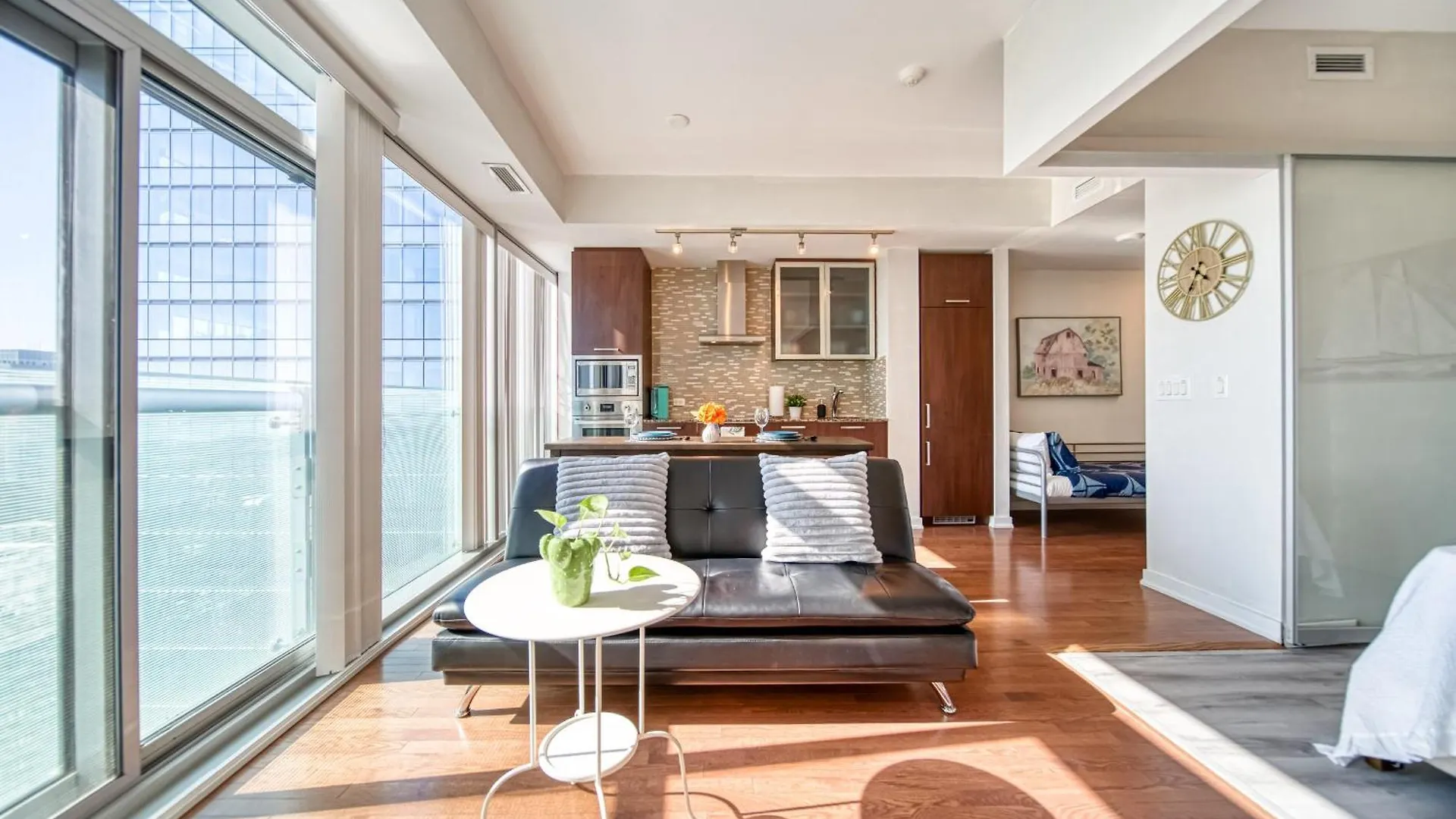 Skytree Modern Suites Toronto