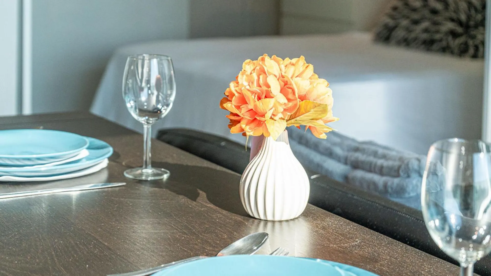 Skytree Modern Suites Toronto Apartment